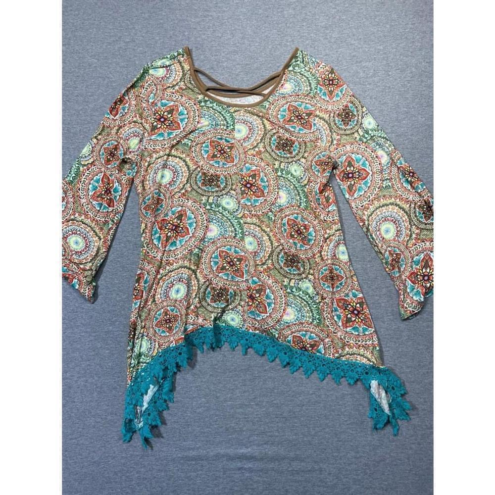 Women’s Tru Self shark bite shirt. Ladies large very flowy - Picture 6 of 6